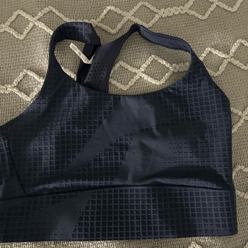 women’s sports bra